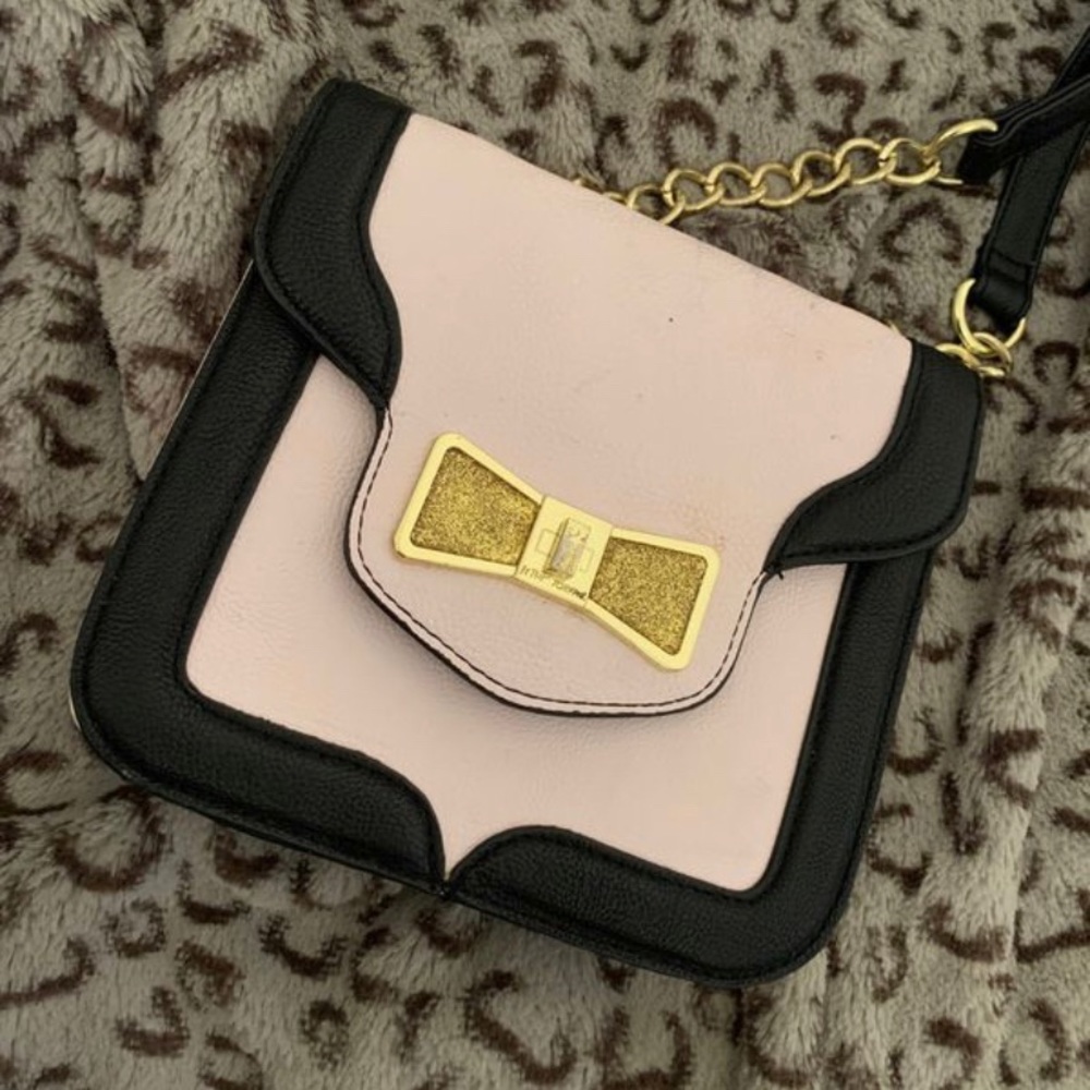 betsey johnson bag